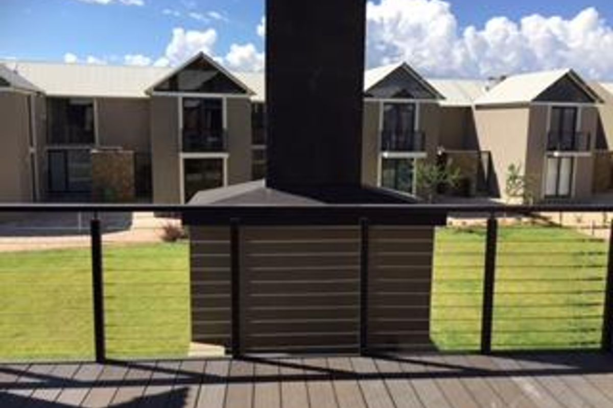 3 Bedroom Townhouse - Photo 3