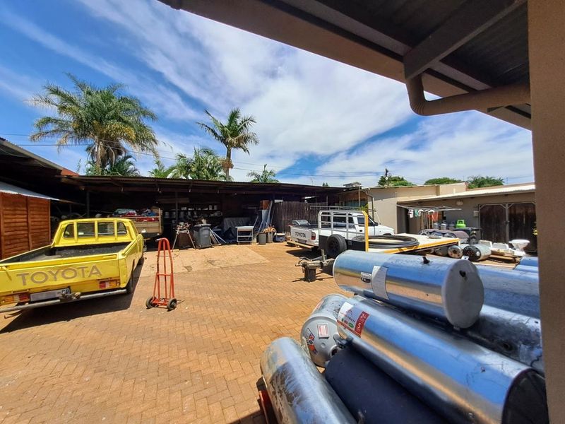 The Ultimate High-Exposure Commercial Property for Your Business - Photo 9
