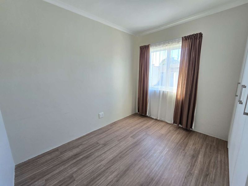Cosy 2-Bedroom Duplex Apartment in the Beautiful The Oaks Complex - Photo 9