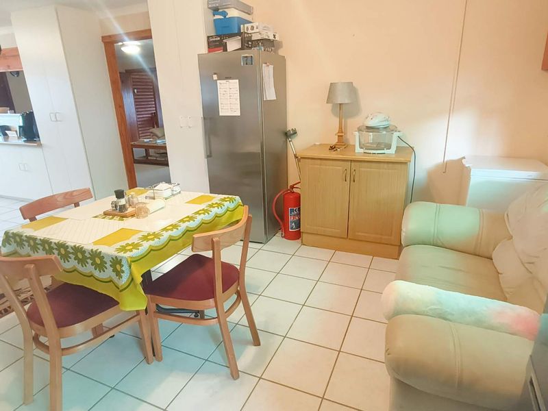 Charming 3 Bedroom House with Sea View in Dana Bay - Photo 9
