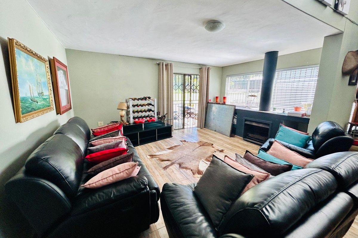 This absolutely Gorgeous, Move in ready Property for sale - Photo 4