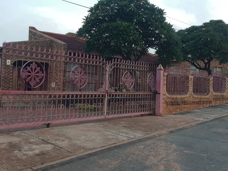 3 Bedroom House for Sale in Soshanguve DD - Photo 6