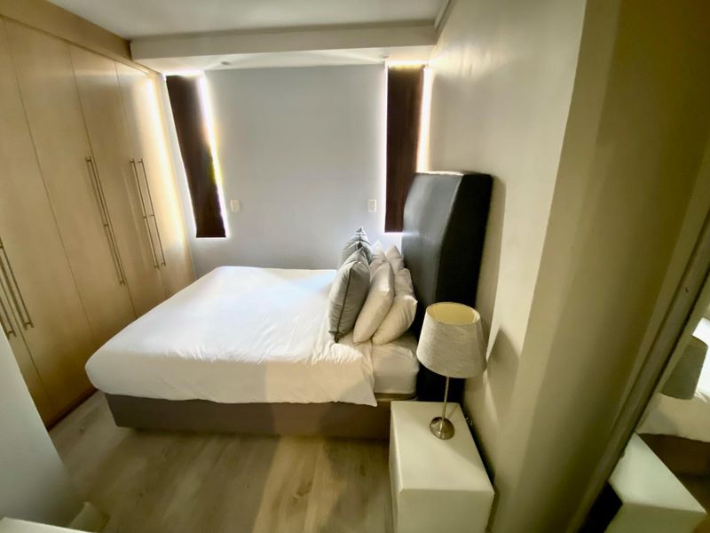 2 bed 2 bath with PRIVATE lift in Sandton CBD - Photo 9
