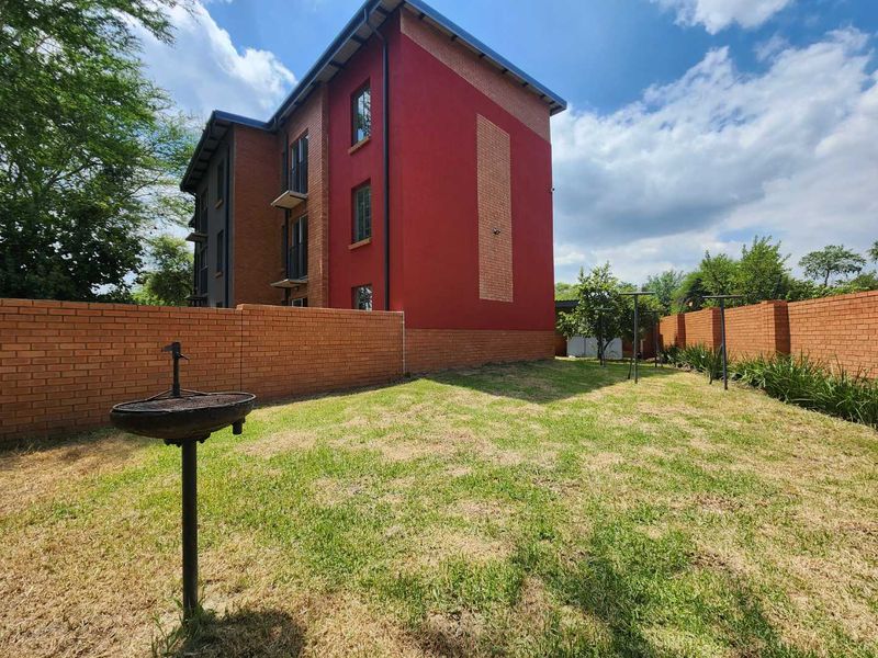 Modern 2 Bedroom Apartment to Rent in Annlin | @Marija, Pretoria - Photo 3