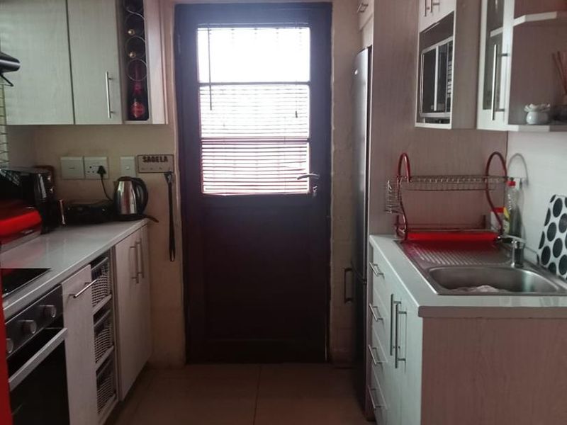 2-BEDROOM HOUSE FOR SALE – FOUNTAIN HEAD, BLUE DOWNS - Photo 5