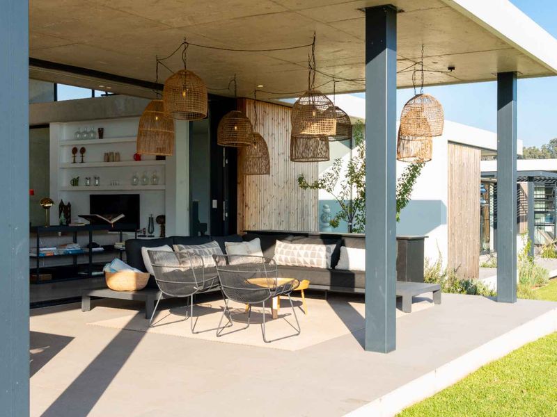 Where Contemporary Design Meets Country Serenity - Photo 6