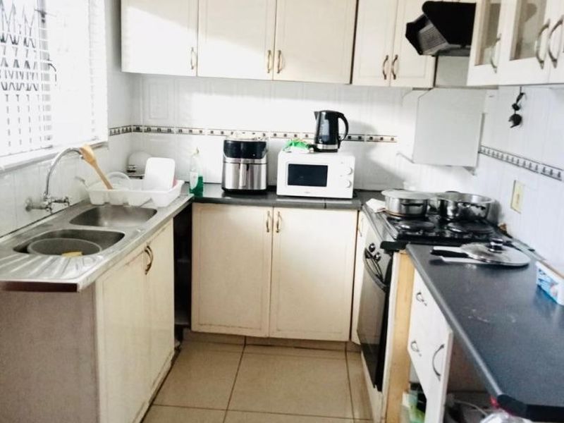 Cozy Family Living in Mariannheights, Pinetown - Photo 6