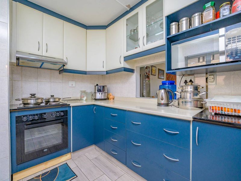 2 Bed Simplex in Secure Complex - Photo 7