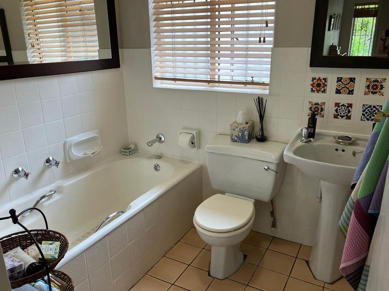 2 Bedroom immaculate simplex on Borrowdale drive - Photo 10
