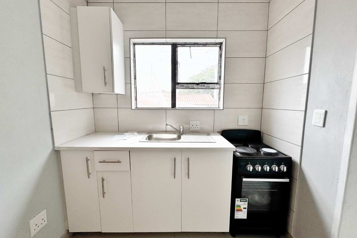 Modern Studio Apartment - Photo 2