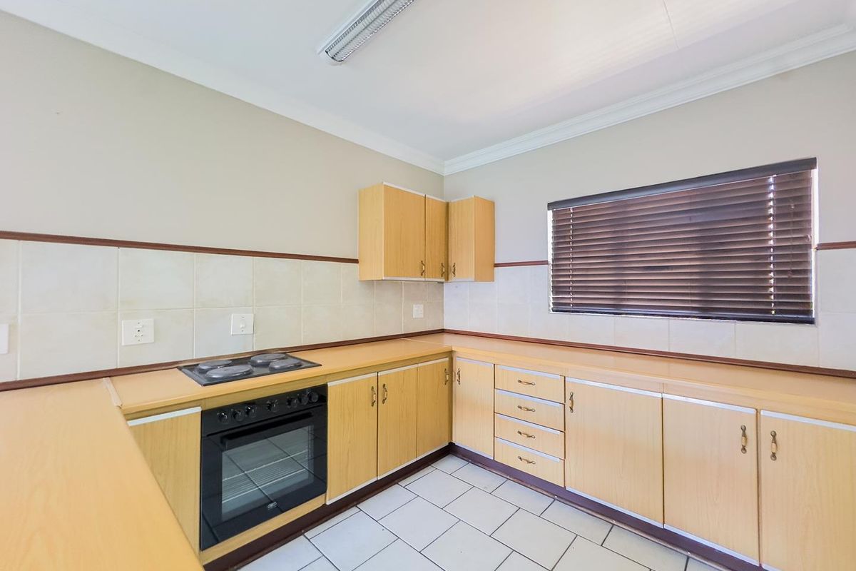 3 Bedroom 2 Bathroom House - Photo 4