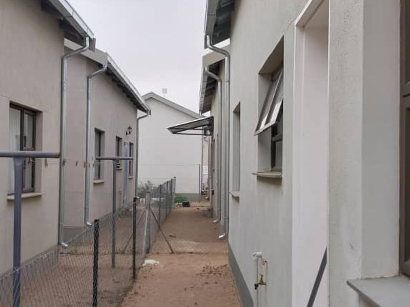 Open Floor Plan Bliss: Perfect for Small Families - Photo 3