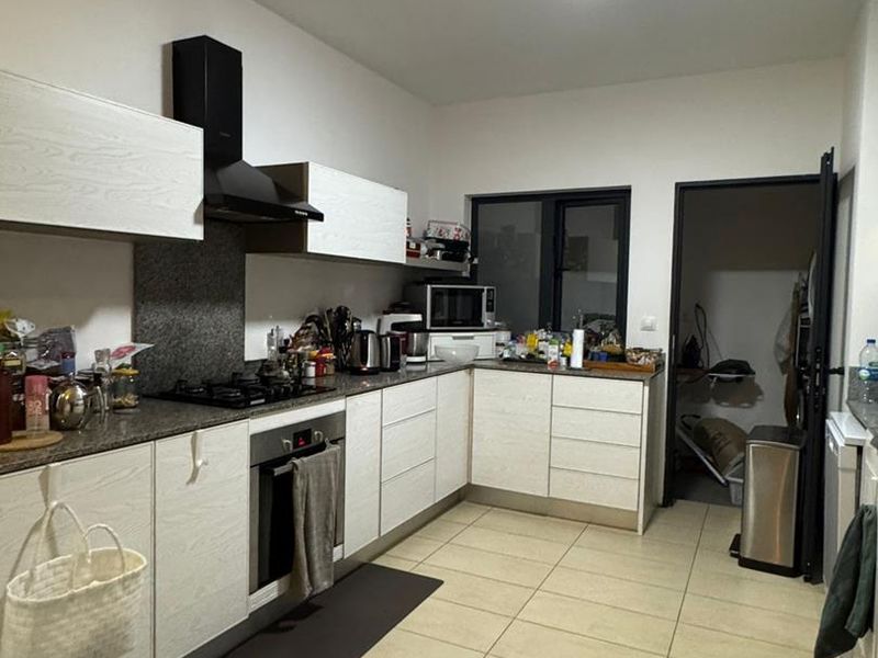 Elevated Living in Phoenix: Panoramic Views & Urban Convenience - Photo 3