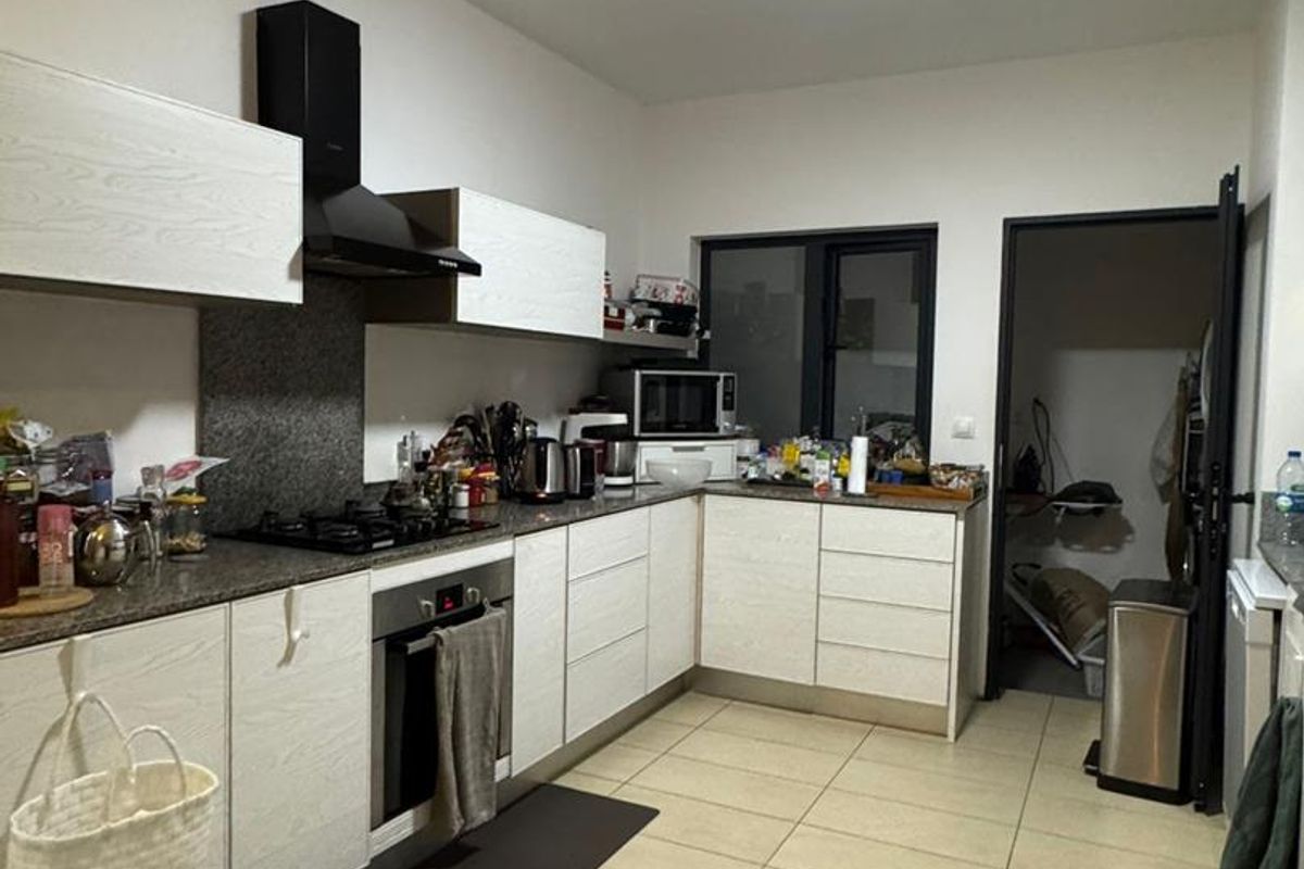 Elevated Living in Phoenix: Panoramic Views & Urban Convenience - Photo 3