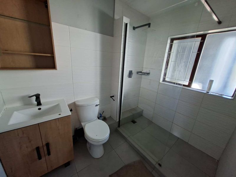 Stylish 1-Bedroom Apartment in the Heart of Morningside - Photo 4
