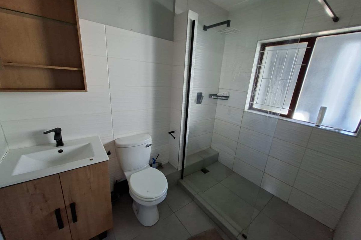 Stylish 1-Bedroom Apartment in the Heart of Morningside - Photo 4