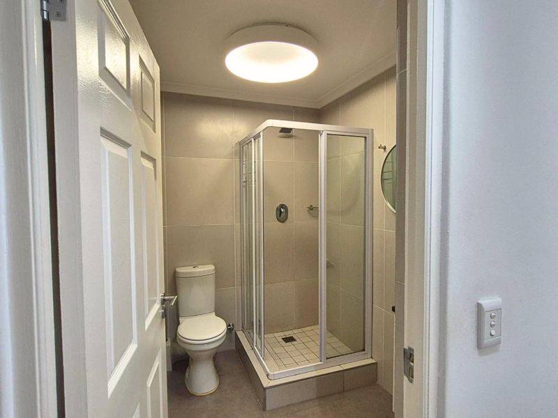 Stylish Fully Furnished Studio in The Beaumont – Ready to Move In! - Photo 9