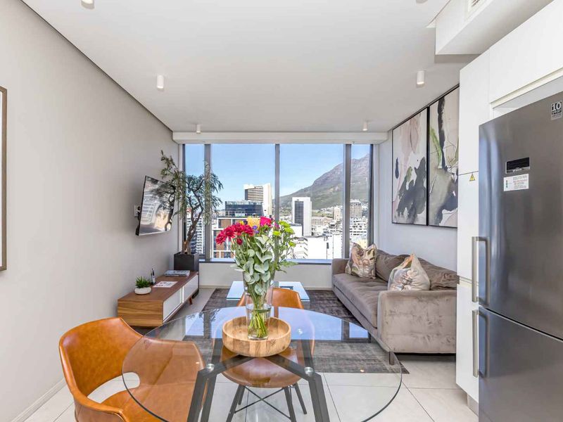 Live (or Earn) in Style — Elevated Luxury Airbnb Unit with Iconic Table Mountain Views - Photo 4