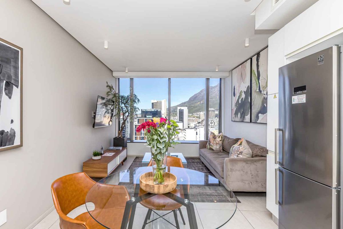 Live (or Earn) in Style — Elevated Luxury Airbnb Unit with Iconic Table Mountain Views - Photo 4