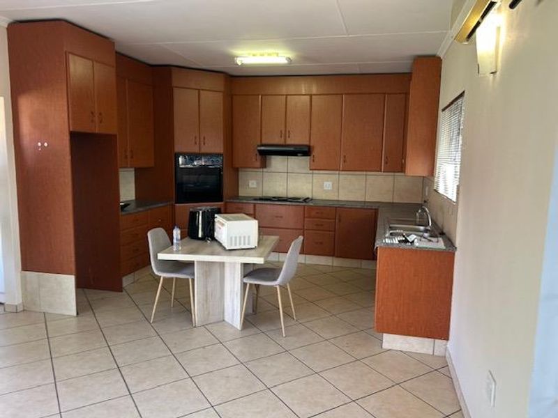 Garden Cottage For Rent in Brackenhurst - Photo 1