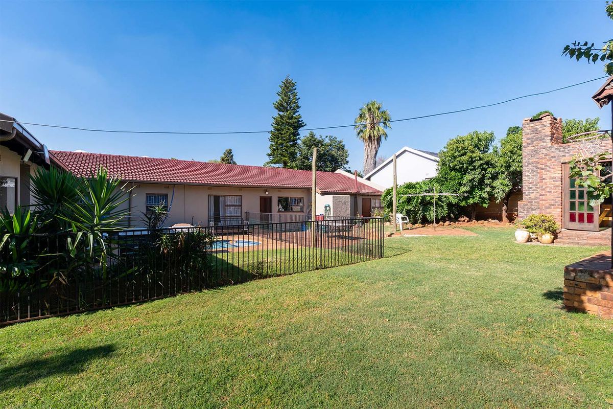 Spacious 5-Bedroom Family Home with Income-Generating Flatlet in Birch Acres - Photo 3