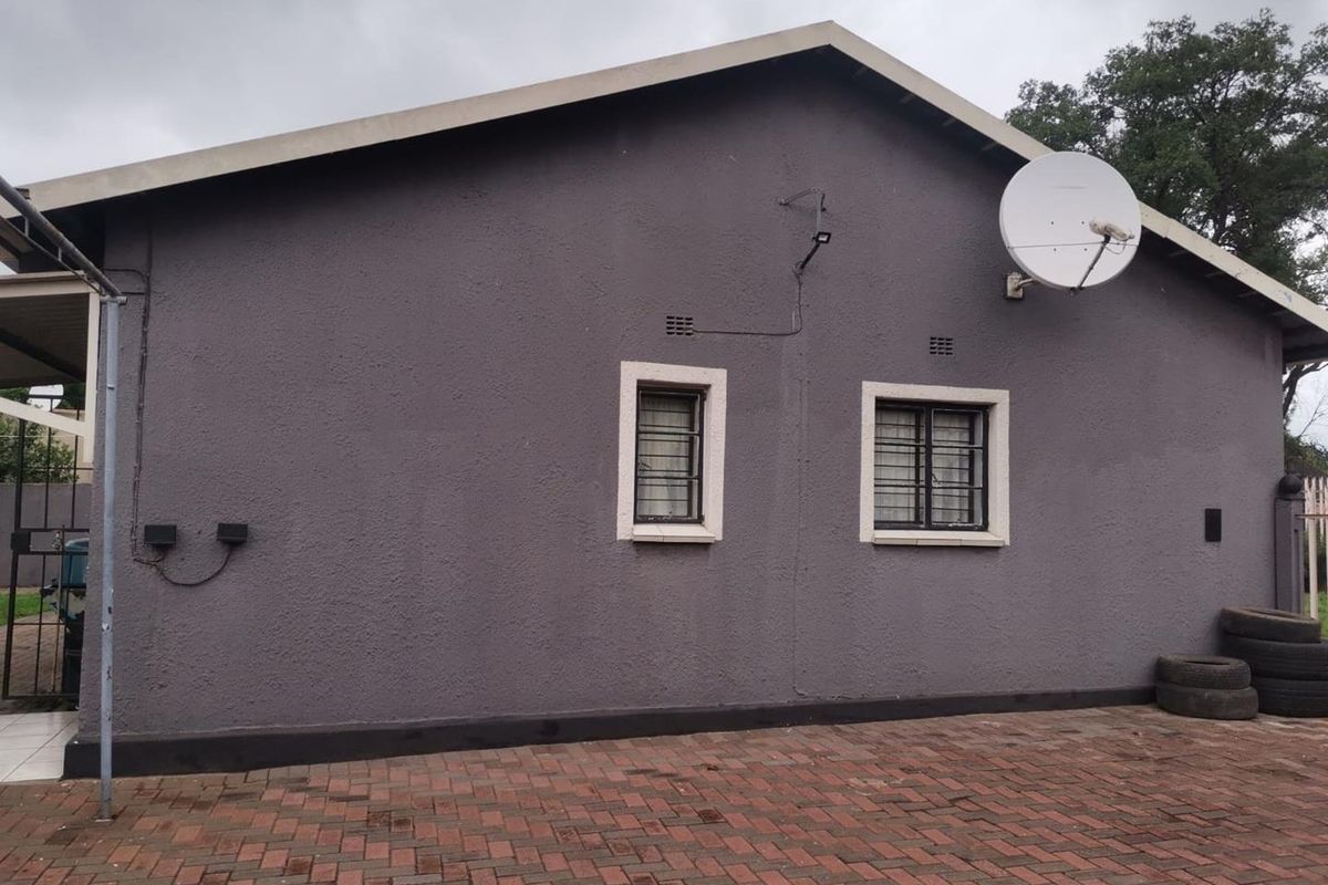 3 Bedroom House For Sale in Vanderbijlpark CW2 - Photo 4