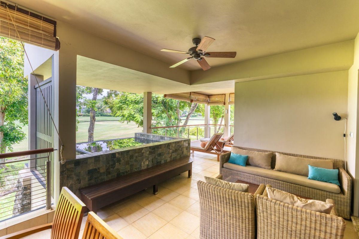 Turnkey Living. Trophy Investment. - Photo 3