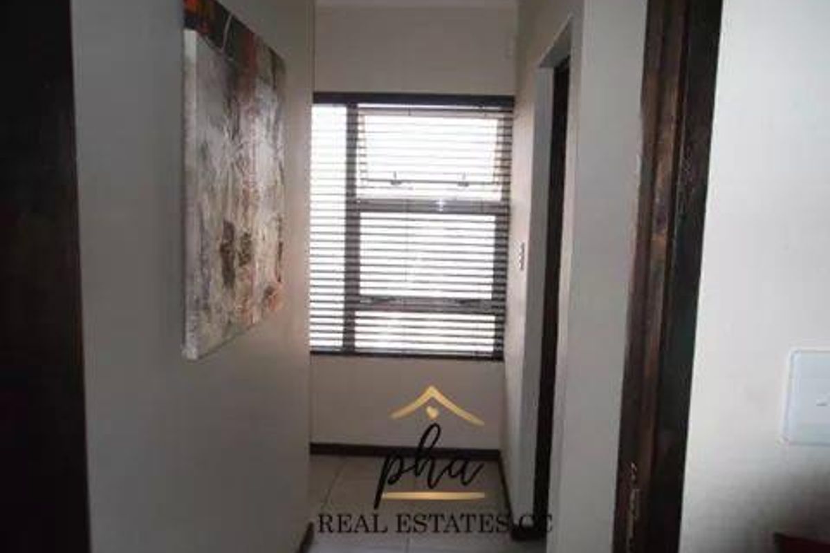 Townhouse for sale in Secure complex in Fairway Estates, Walvis Bay for N$850 000.00 - Photo 5