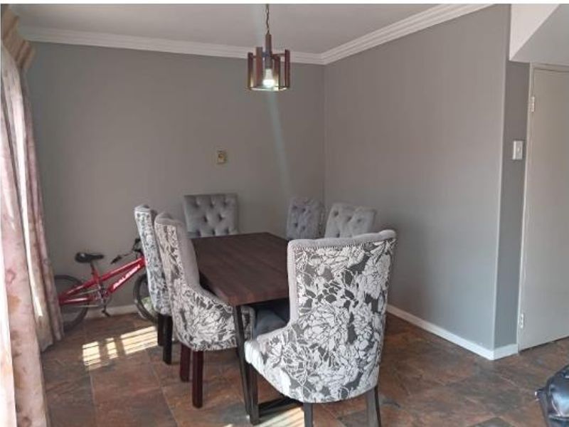 Spacious Family Home in Prime Location - Photo 7