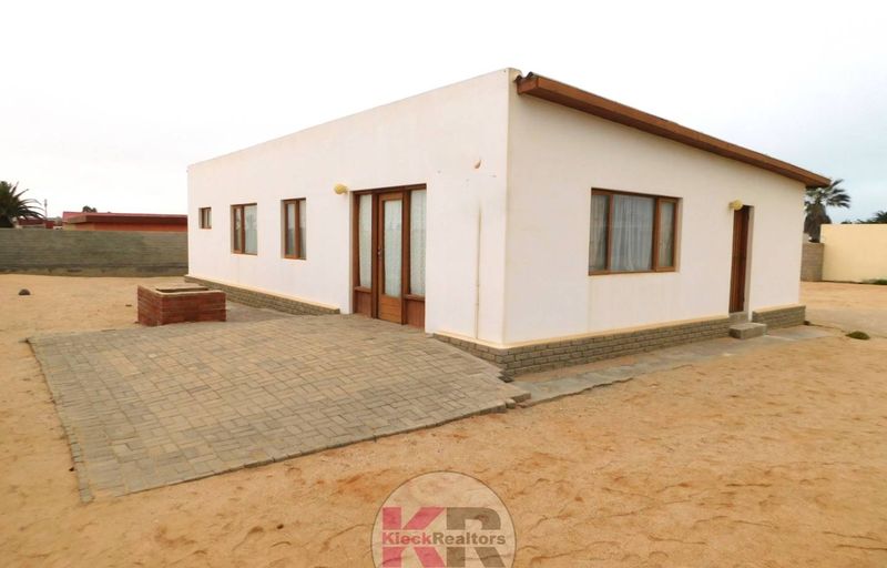 Henties Bay: 3 Bedroom Home For Sale
