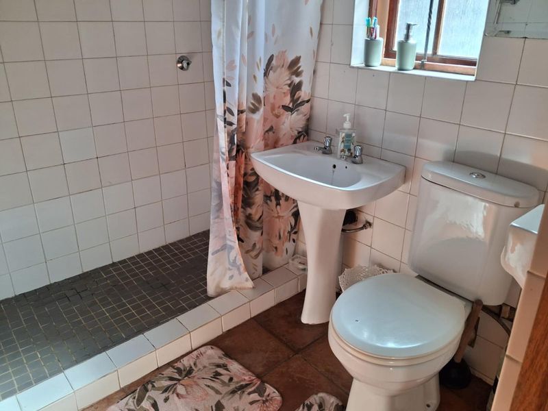 Three-bedroom sectional title in Hoogland estate for sale. - Photo 9