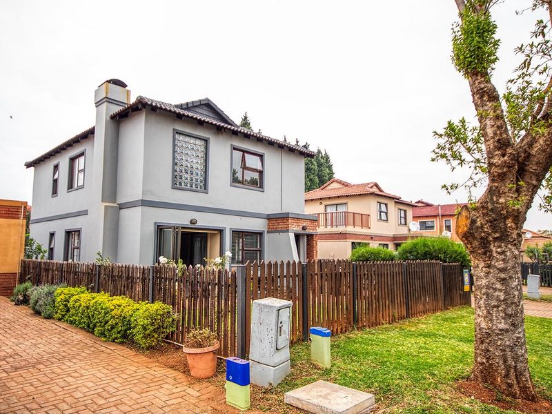 3 Bedroom Meyersig Modern Family home! - Photo 1