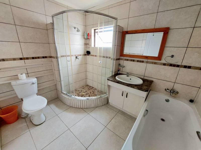 Stunning Home For Sale - Photo 10