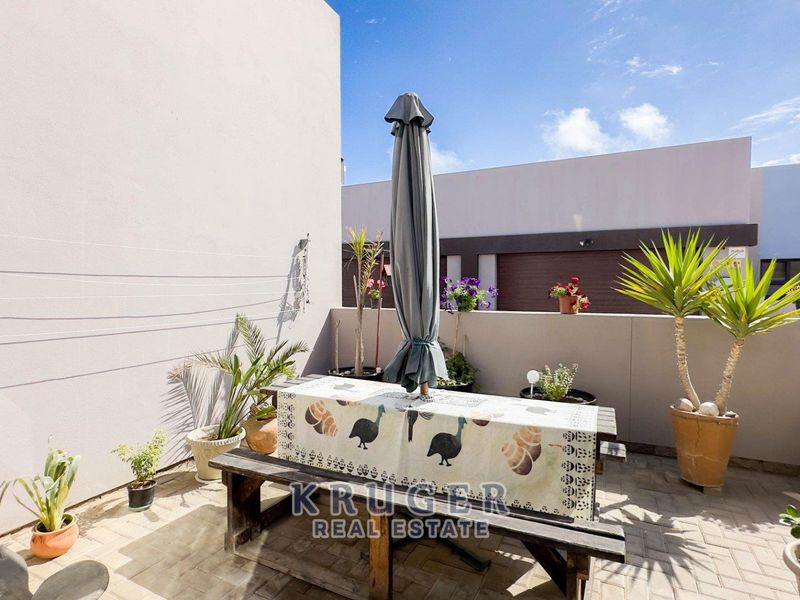 2-Bedroom Townhouse For Sale - Photo 9