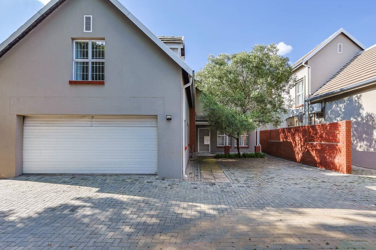 Exceptional 4-Bedroom Townhouse in Exclusive Farmers Folly Complex - Photo 2