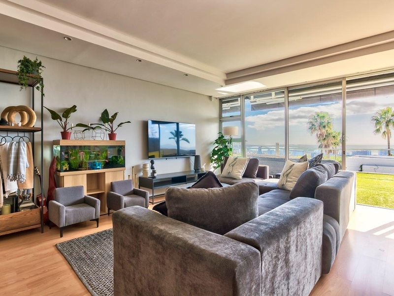 A Coastal Retreat on Iconic Joubert Road | Green Point, Cape Town - Photo 7