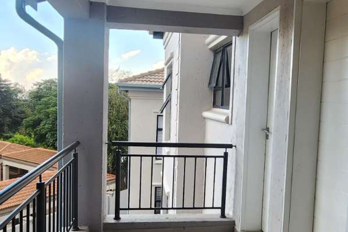 2 Bedroom  Apartment in the heart of Morningside for sale - Photo 3