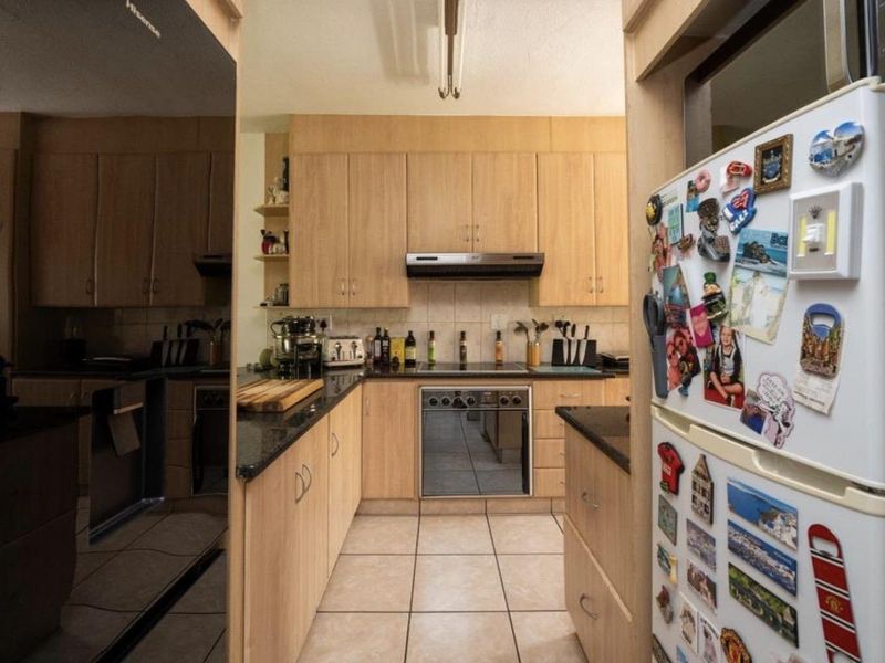 Elevated Family Living in a Secure Glenvista Setting - Photo 5