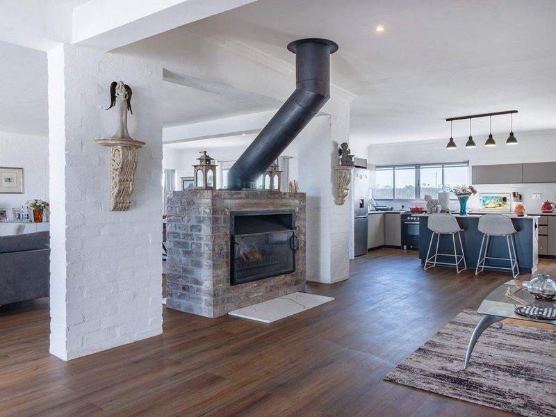 Endless Views, Fresh Sea Air, and Space to Unwind - Photo 9