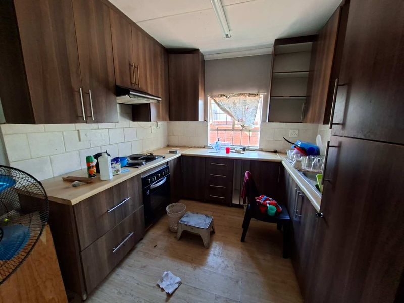 Fix Upper 3 Bedroom Home For Sale - Photo 2