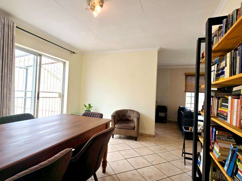 First Floor Apartment in a Security Complex - Photo 4