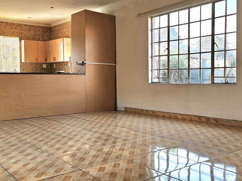 FREE HOUSE included! 1010 sqm grounds ans Massive 100Sqm cottage - Photo 9