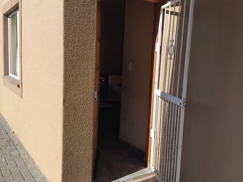 ACT NOW -  UNIT FOR SALE 🔥🔥🔥 - Photo 4