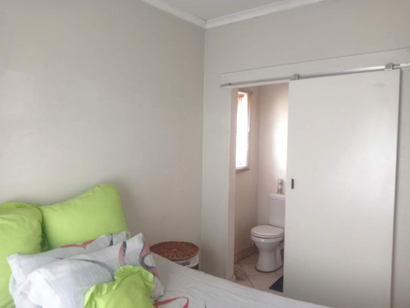 THREE BEDROOM TOWNHOUSE FOR SALE IN DAWN PARK - Photo 6