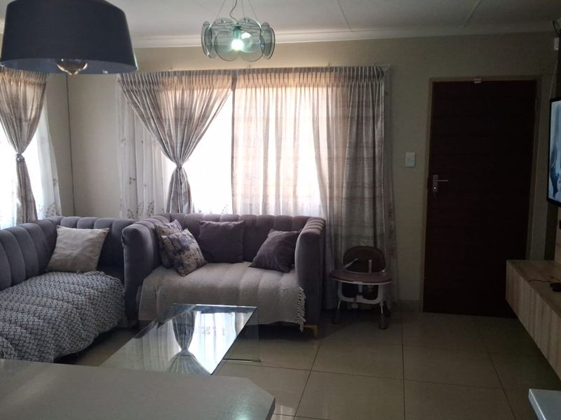 stunning property and morden - Photo 4