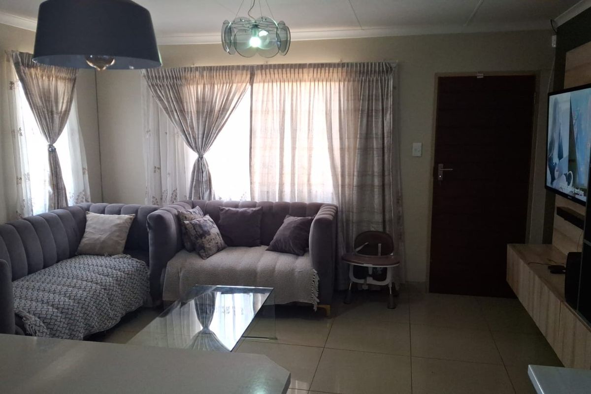 stunning property and morden - Photo 4