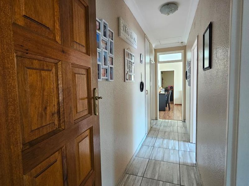 Prestine Family Home for Sale - Photo 10