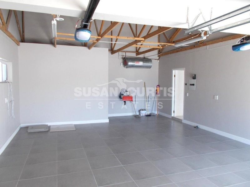 Family Home - Photo 5