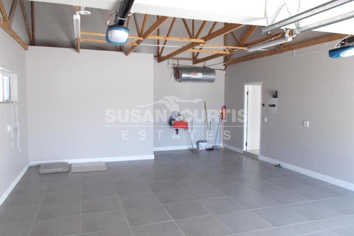 Family Home - Photo 5