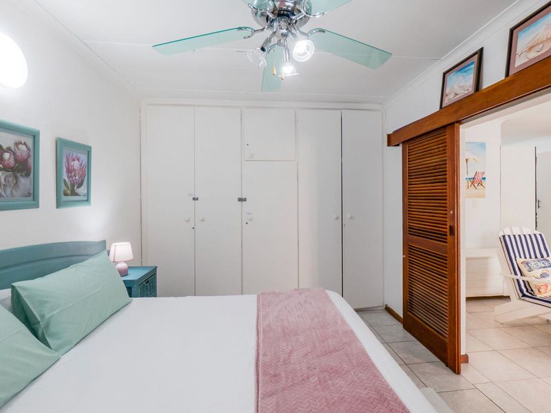 Fully furnished on the beach - Photo 7